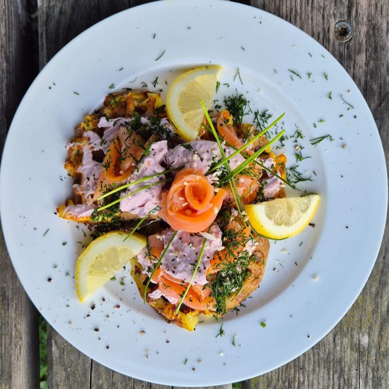 Lachs auf Kartoffelwaffel